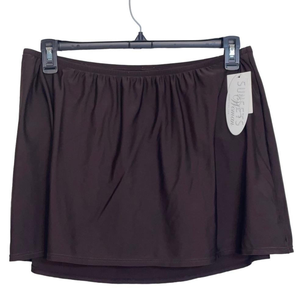 NWT- Sunsets Women swim skirt. Size 20W New-old stock.
